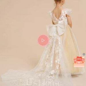 Girls 7 white gown, detachable train, flower girl dress